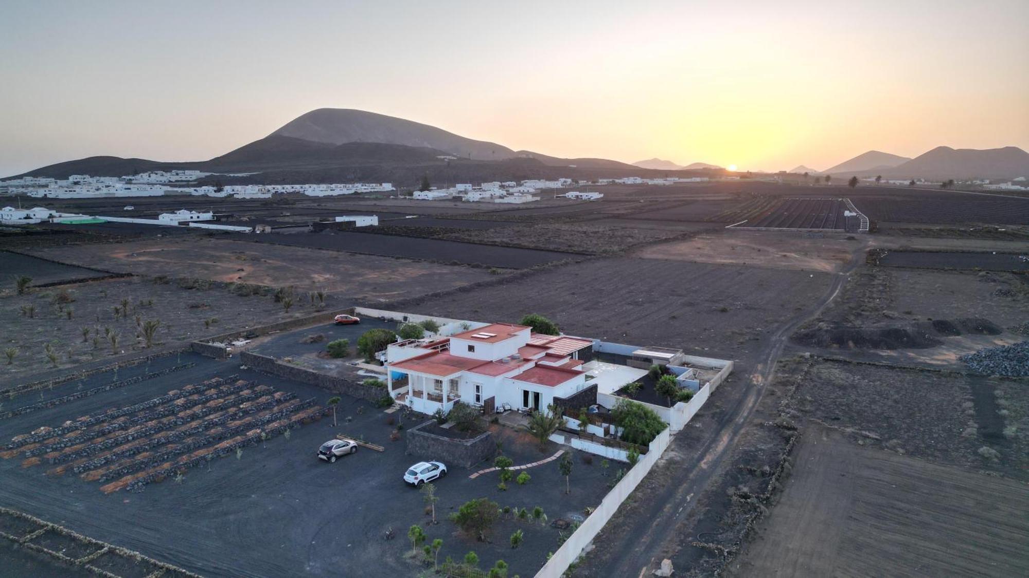 Quintero Suites San Bartolomé Esterno foto